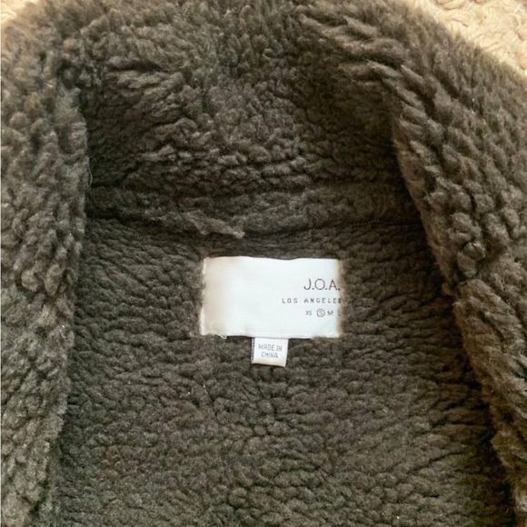 SOLD ✨Size small - Shearling jacket - Picture 2 of 2